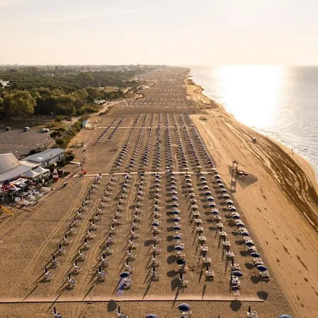 Poolside Retreat-beahost Apartman Bibione