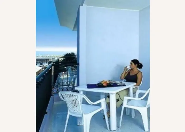 아파트 Poolside Retreat-beahost *