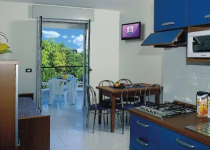 Poolside Retreat-beahost